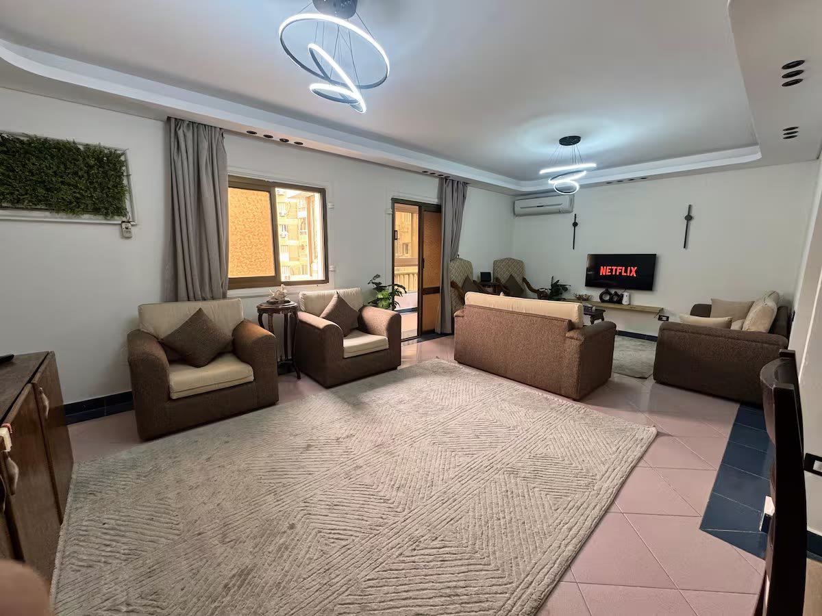 Salon meublé de l appartement Shady Wassef au Caire